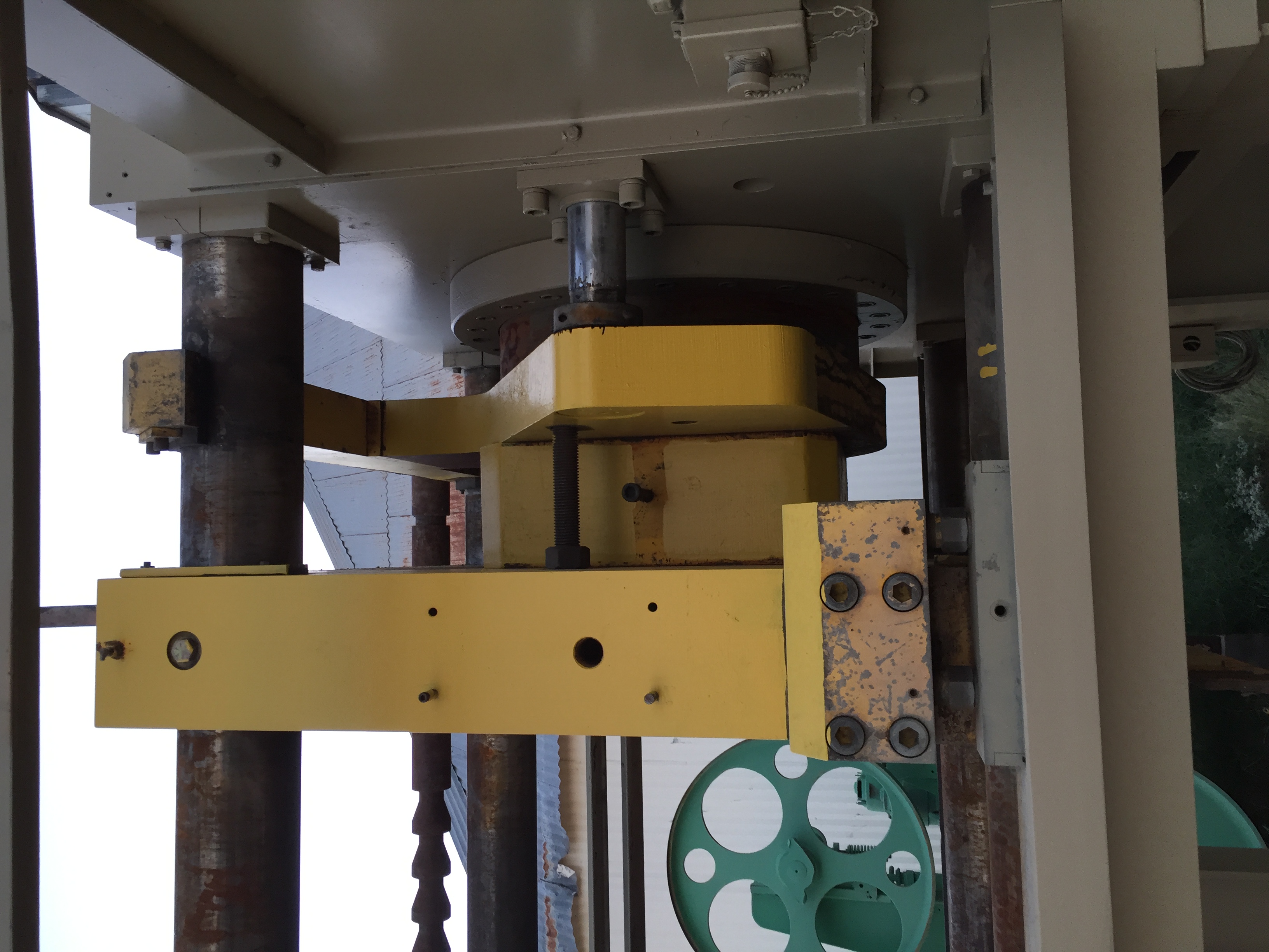 Used 700 Ton Van Dorn Extrusion Press