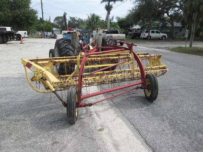 Used New Holland 258 Hay Rake