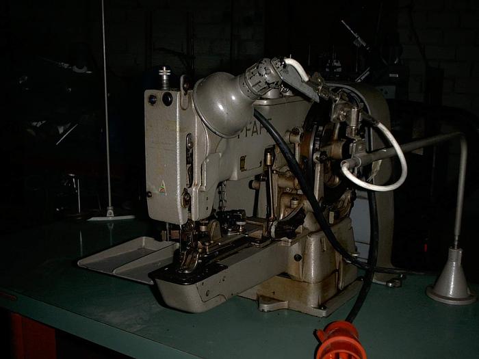 Gebraucht Knopfannähmaschine PFAFF 3306