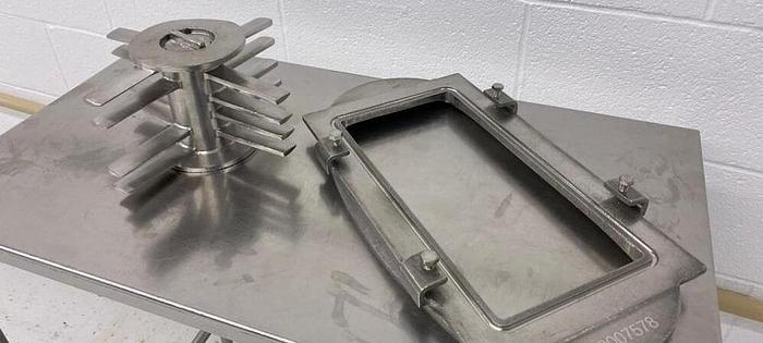 Used FITZPATRICK MODEL D6A FITZMILL - SCREW FEED - S/S