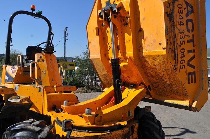 Used 2016 THWAITES 6 TONNE POWERSWIVEL