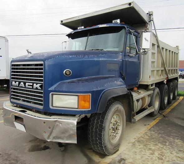 Used 2001 MACK CL700
