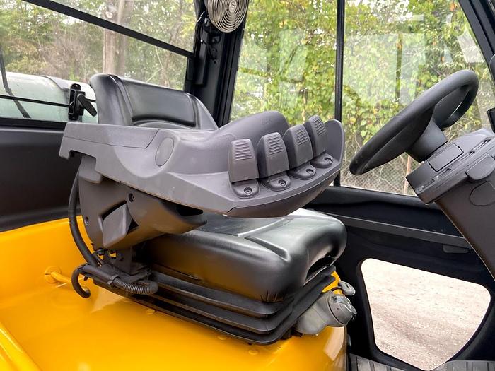 Used 2013 YALE GLP080VX PNEUMATIC FORKLIFT