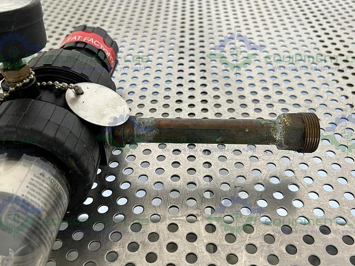 Used Parker  06E31B13C Air Regulator w/ Wainbee Gauge 0-160PSI