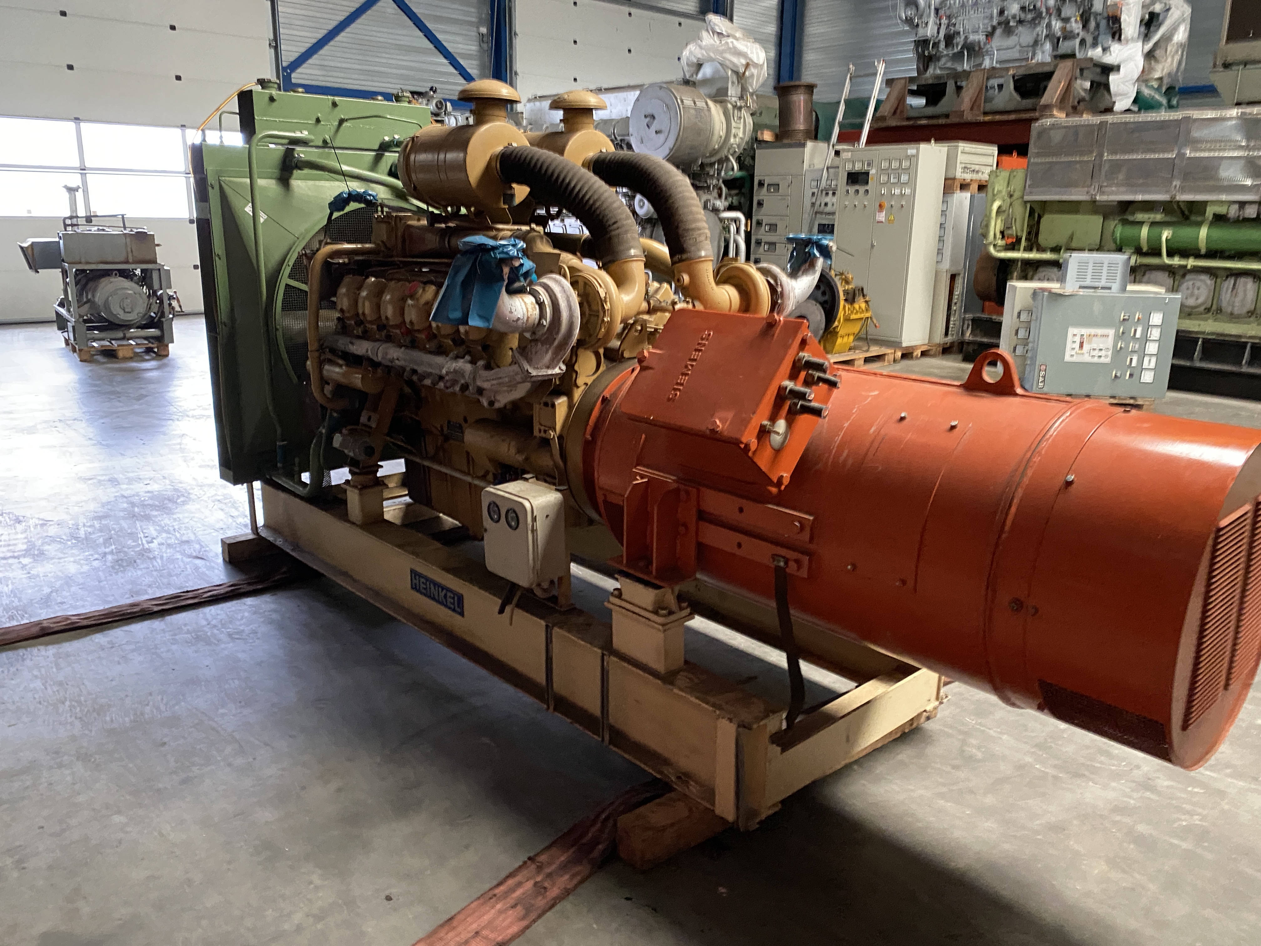 Used 1981 MAN D2542MLE / SIEMENS 330 KVA