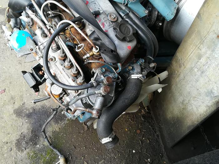 Usado NISSAN SD22 Engine