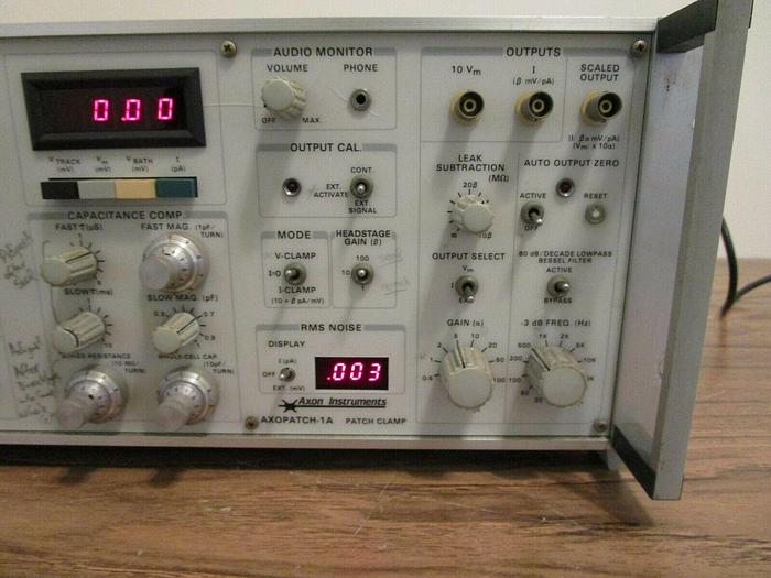 Used Axon Instruments Axopatch 1A Patch Clamp Amplifier