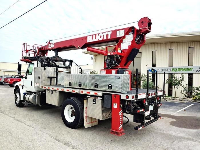 Used Elliott L55R Sign Crane on 2019 International 4300 Reg Cab Flatbed Truck - M97257