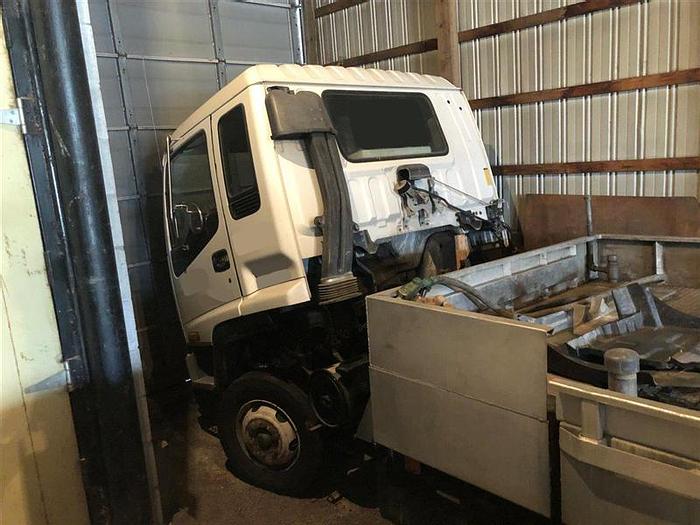 Used Isuzu Aluminum Flatbed Water Truck