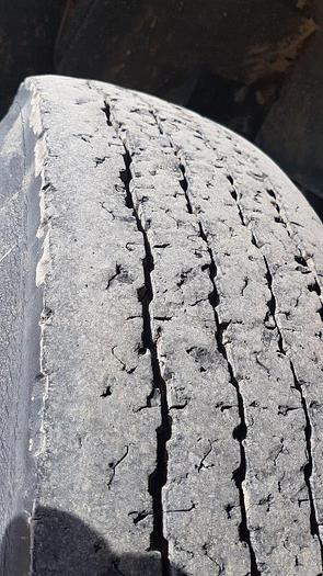 Used 2000 INTERNATIONAL-IHC 4900 Series Tandem Axle Deck Truck