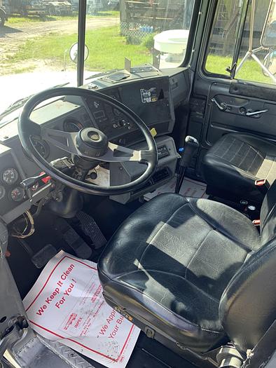 Used 2003 MACK CV 713