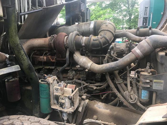 Used 2000 Mack MR688S