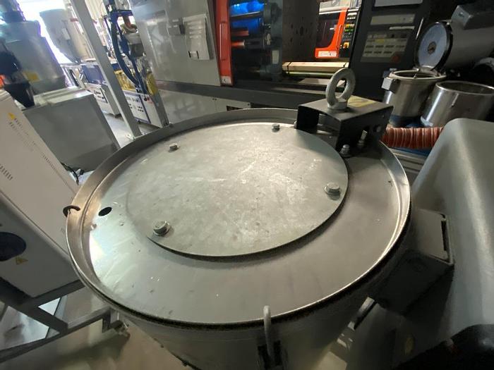 Used 2000 Piovan DS406 Desiccant Dryer System