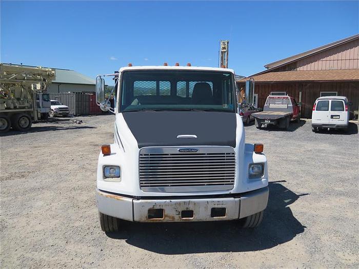 Used 2000 Freightliner FL70 Flatbed Truck