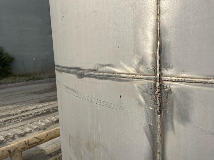 Used Stainless Steel 25,000 Gallon Vertical Tanks