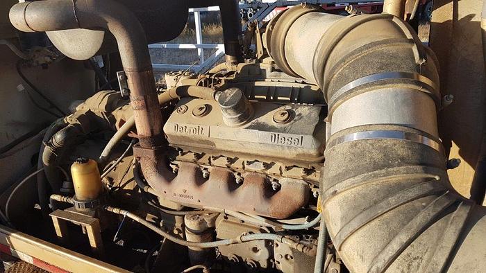 Used 2000 WELCAN 4 Axle Carrier Style Oilfield Pump / Kill Truck