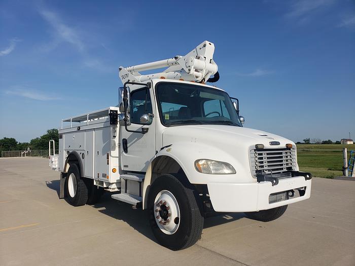 Used LOOK!! 2004 Freightliner FL70 w/ Altec TA37M Bucket Truck
