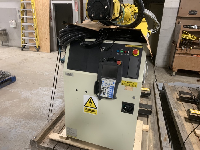 Used FANUC R2000iB/125L 6 AXIS CNC ROBOT WITH R30iA CONTROLLER