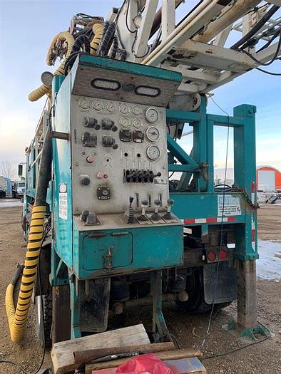 Refurbished 2004 International UDR 1500 Range III Drill Rig