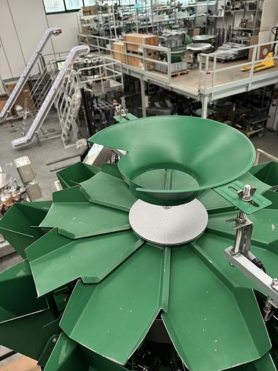 Usato MULTITESTA CON CANALE VIBRANTE VIBRANTE E ASPIRATORE PER FORMAGGIO GRATTUGGIATO