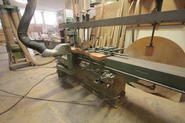 Used Fresatrice contornatrice per elementi di sedie