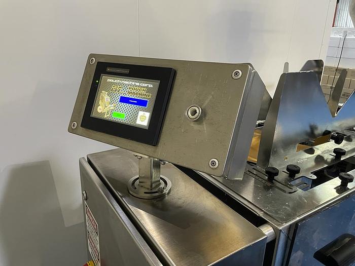 Used POUCH PACKING MACHINE
