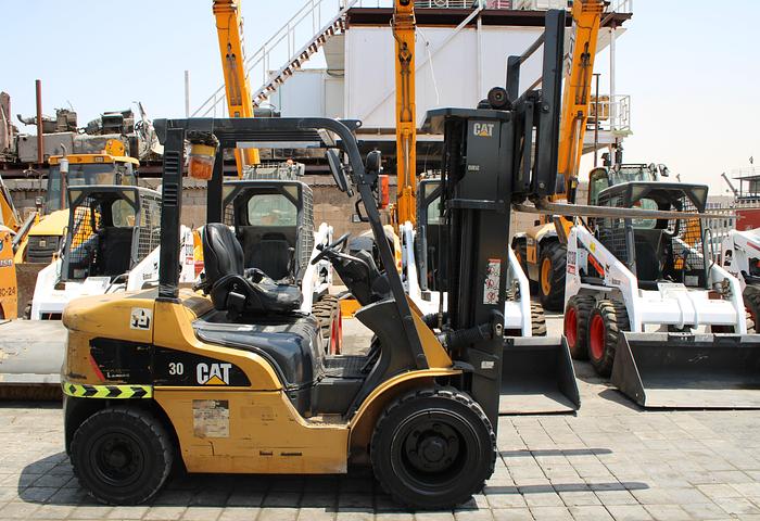 Used 2009 CATERPILLAR FORKLIFT