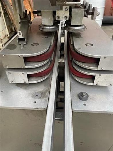 Used Capper, Ron Ungar, 8-Spindle, Cap Rotary Feeder #S744596