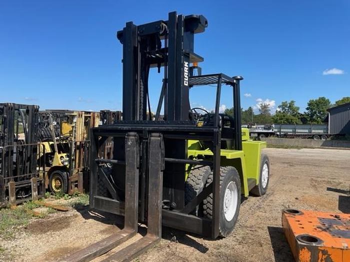 Used CLARK 30,000LB FORKLIFT