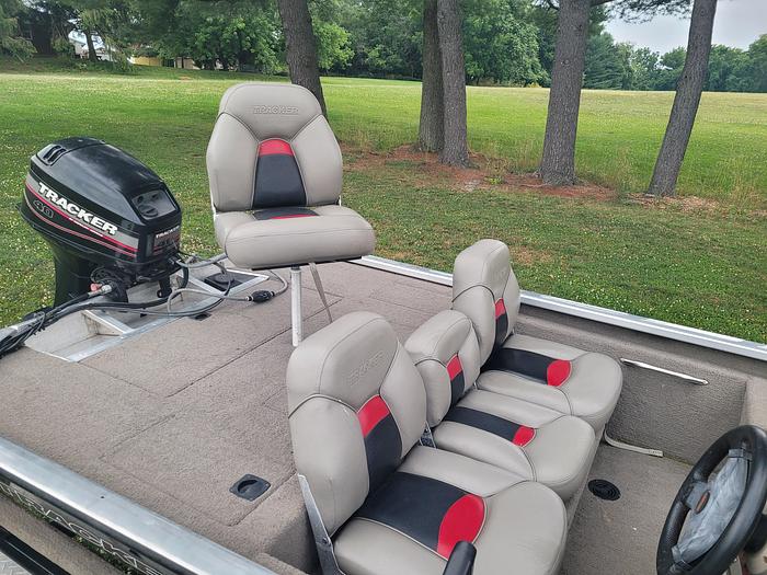 Used 2000 Bass Tracker Pro Team 175