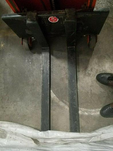 Used Lee Presto 1000 Lb Capacity Lift Truck with charger