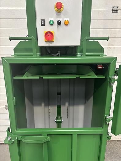 2024 Green Balers GE-100