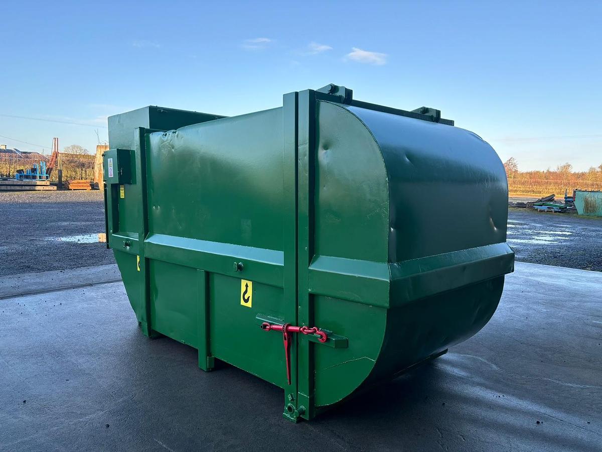 Refurbished 8 Cubic Yard Chain Lift Portable