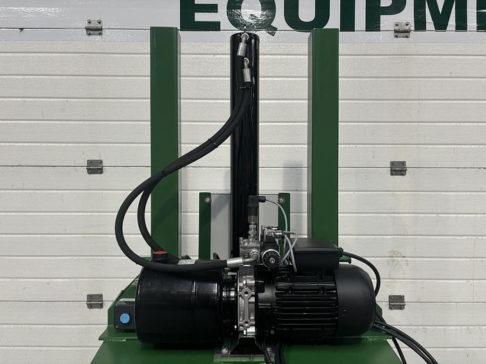 2024 Green Balers GE-100