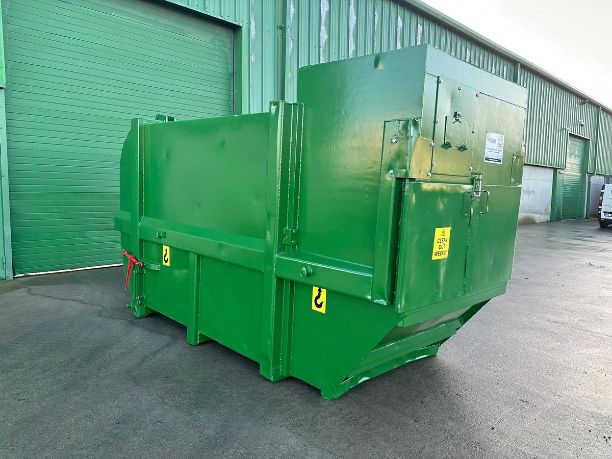 Refurbished 8 Cubic Yard Chain Lift Portable