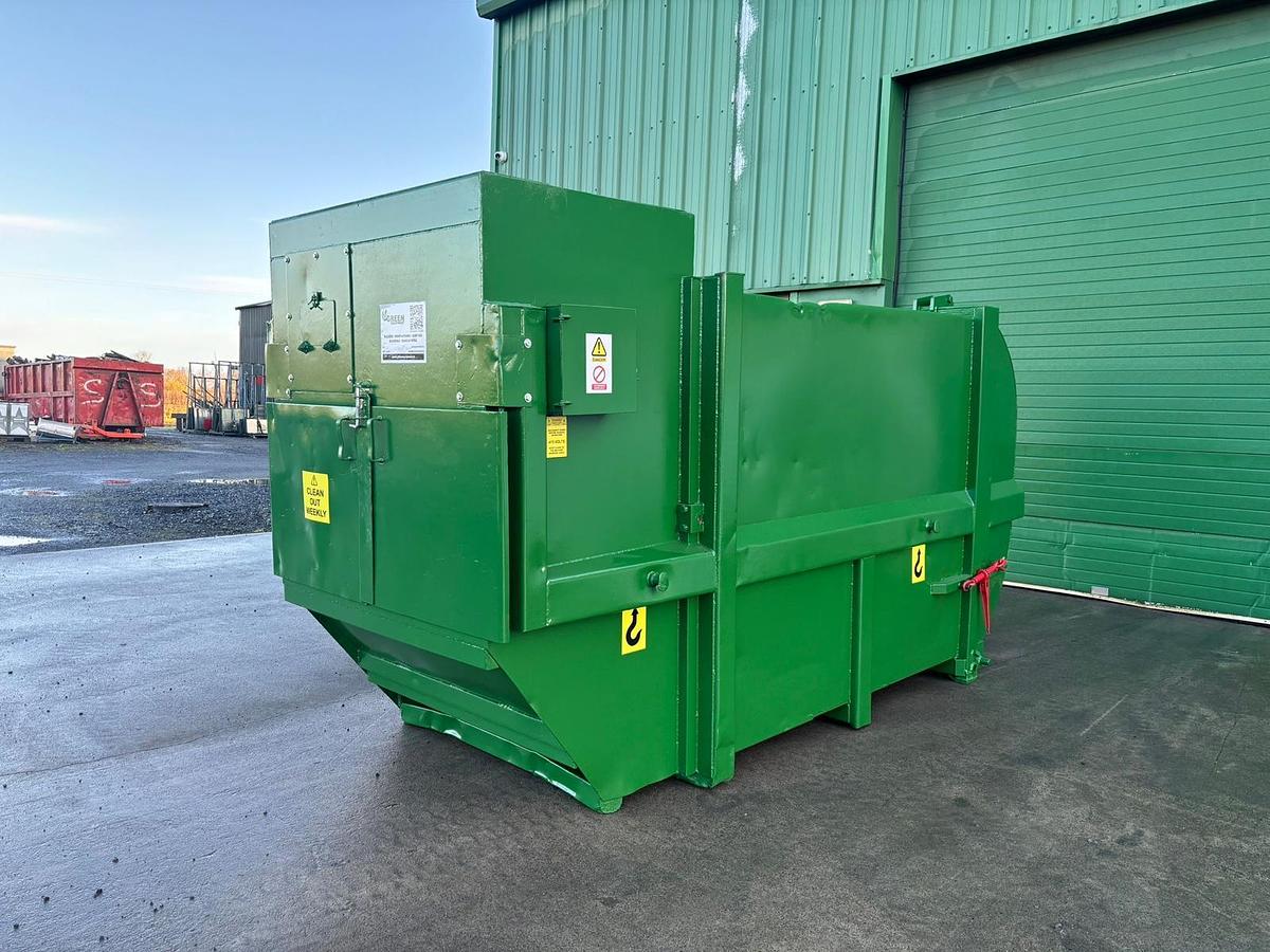 Refurbished 8 Cubic Yard Chain Lift Portable