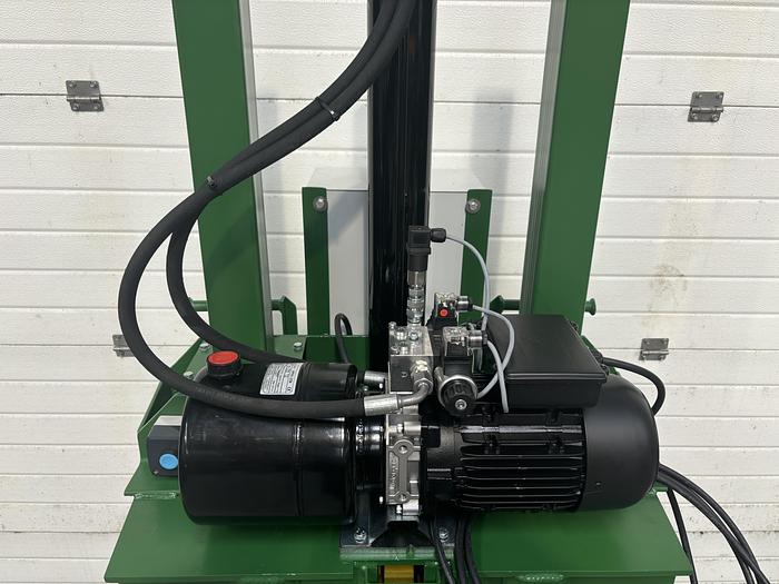 2024 Green Balers GE-100