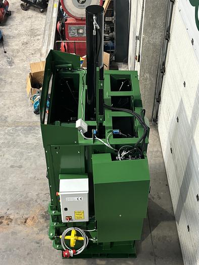 2025 Green Balers GE-500