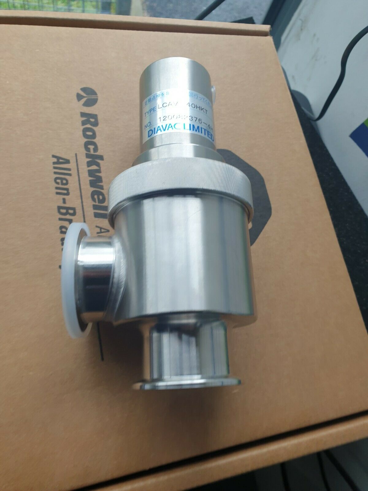 Used DIAVAC   LCAV-40HKT Pneumatic Angle Valve (rbd2.1b4)