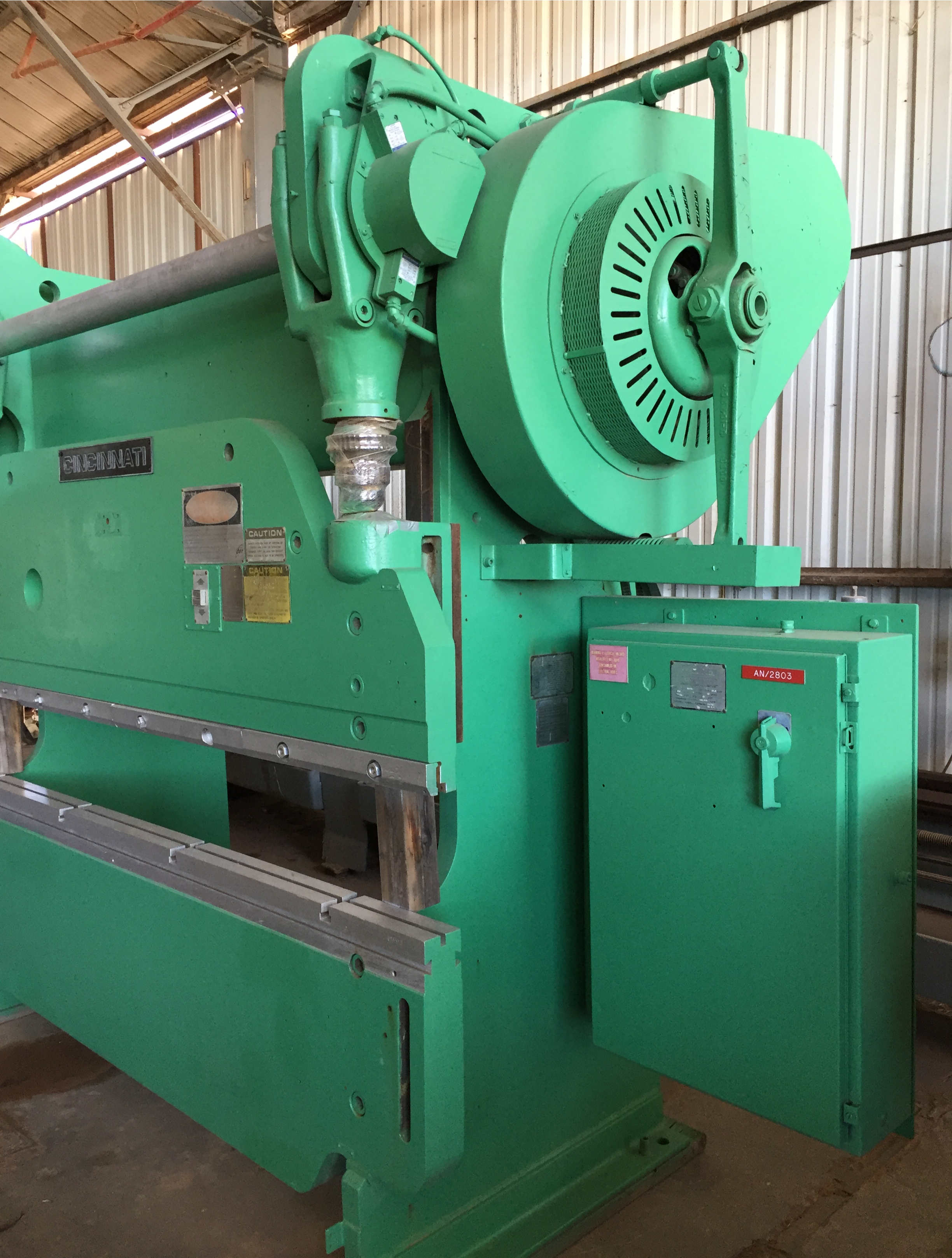 Used 135 Ton x 8' Cincinnati #5 Press Brake