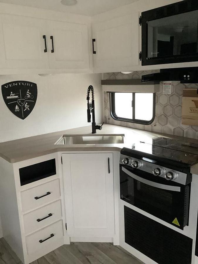 2025 Venture RV Sienna 271 VBH