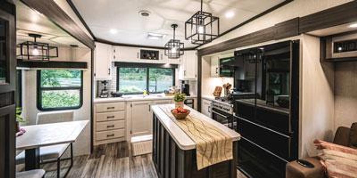 SportTrek Touring Edition Fifth Wheel STTF353VRK