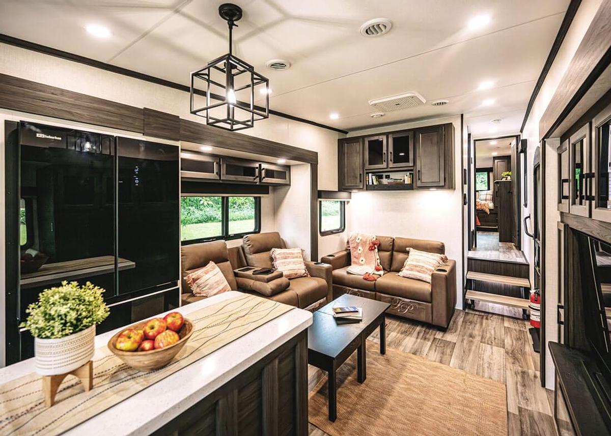 SportTrek Touring Edition Fifth Wheel STTF354VBH