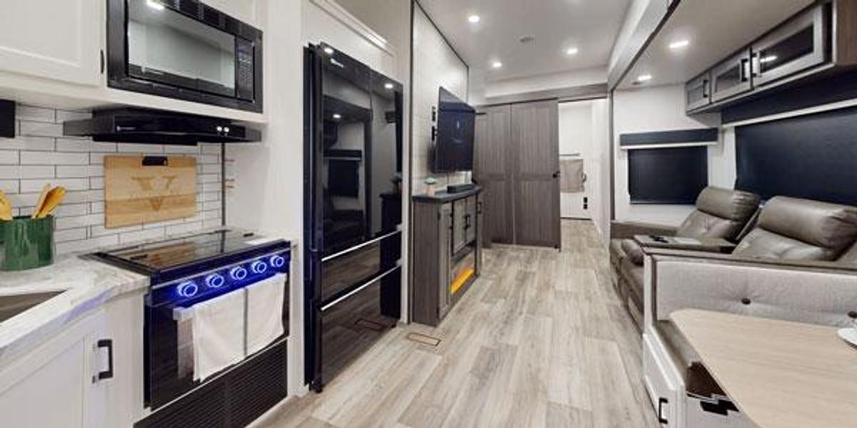 SportTrek Fifth Wheel STF312VTB