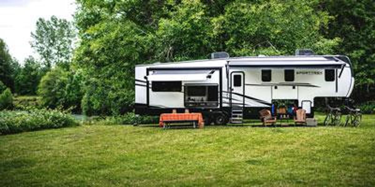 SportTrek Touring Edition Fifth Wheel STTF353VRK