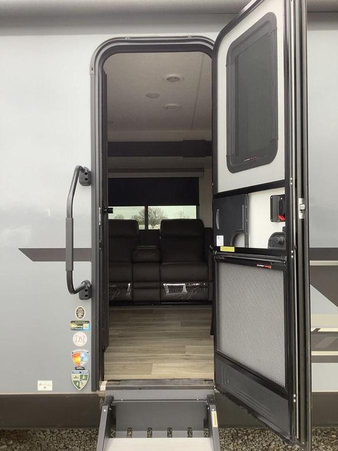 2025 Venture RV Stratus SR262VFK
