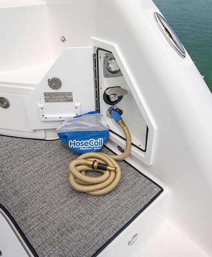 SunDeck 3200 Outboard