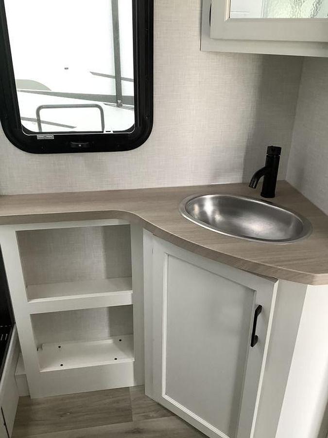 2025 Venture RV SportTrek STT292VRB