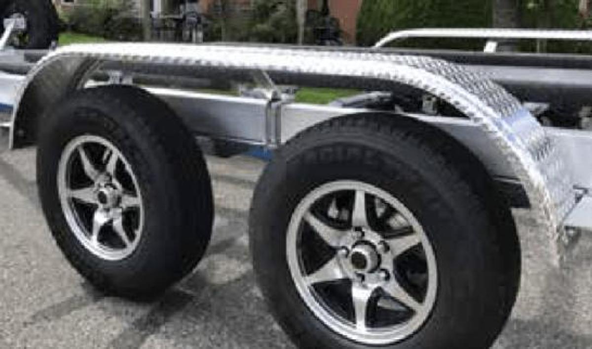 Tandem Aluminum Axle V-Hull