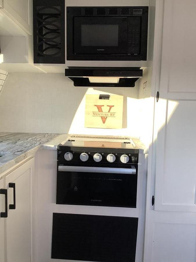 2025 Venture RV SportTrek ST251VFK